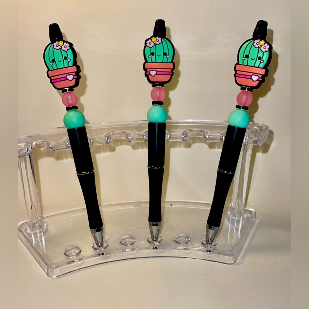 Handmade beaded pens the perfect gift for anyone who loves pens.